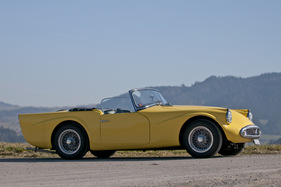 Daimler SP 250 (1960) - Kurbelfenster deuten an, dass hier ein komfortables Cabrio steht und nicht ein minimalistischer Roadster