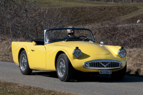 Daimler SP 250 (1960) - die Sitzposition ist aufrecht
