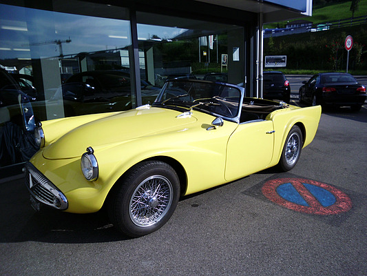 Der Daimler SP 250 Dart erreichte CHF 28'000, weit weniger als der Schätzpreis, daher Zuschlag nur unter Vorbehalt