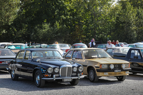 Daimler Sovereign und Opel Ascona B – Albisgütli Classic Cars & Bikes Oktober 2023 Daimler Sovereign und Opel Ascona B – Albisgütli Classic Cars & Bikes Oktober 2023