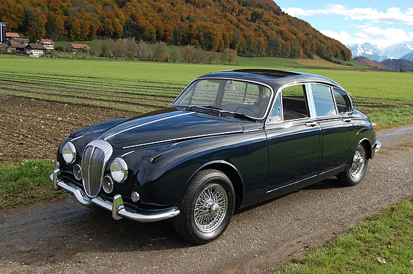 Daimler V8 250 Saloon (1968) - angeboten als Lot 28 an der Versteigerung der Oldtimer Galerie Toffen vom 1. Dezember 2012