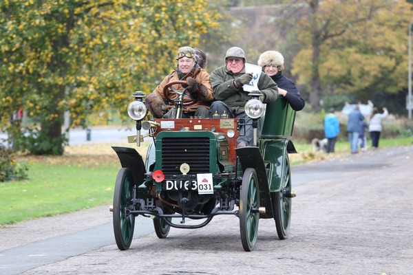 Daimler Wagonette (1899) - at the Bonhams London to Brighton Veteran Car Run 2014