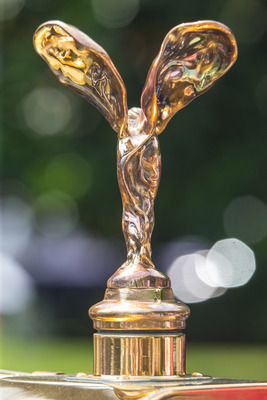 Dann ist selbst die Rückseite der goldenen Emily blitzeblank sauber, wie man hier deutlich sehen kann.