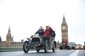 Darracq Rear-entrance Tonneau (1904) - at the Bonhams London to Brighton Veteran Car Run 2014
