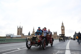 Darracq Tonnau (1904) - at the Bonhams London to Brighton Veteran Car Run 2014