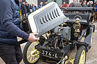 Darracq Typ C (1901) - Vorbereitung zur Losfahrt - Rétromobile Paris 2022
