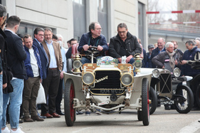 Darracq Typ H (1904) - unterwegs mit Messebesuchern - Rétromobile Paris 2022