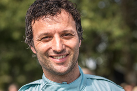 Darren Turner fuhr im McLaren M14 (1970) beim Bruce McLaren Tribute - Goodwood Revival 2015