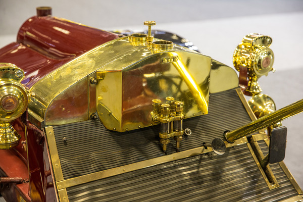 Darum heissen diese Autos auch Messingautos - Rétromobile Paris 2016
