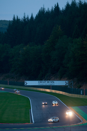 Das 6-Stunden-Rennen während der Dämmerung – Spa Six Hours 2013
