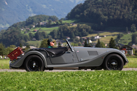 Das Alter ist bei einem Morgan schwer einzuschätzen, dieser hier sieht aber nach dem neuen Jahrtausend aus - British Car Meeting in Mollis am 28. August 2016