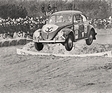 Das "Crazy Race" wurde mit identischen VW Käfern veranstaltet
