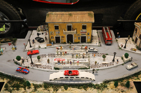 Das Diorama zeigt die Mille Miglia – Rétromobile Paris 2025