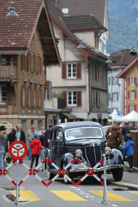 Das Dorf war für den modernen Verkehr gesperrt - Oldtimer in Obwalden O-iO 2016 Das Dorf war für den modernen Verkehr gesperrt - Oldtimer in Obwalden O-iO 2016