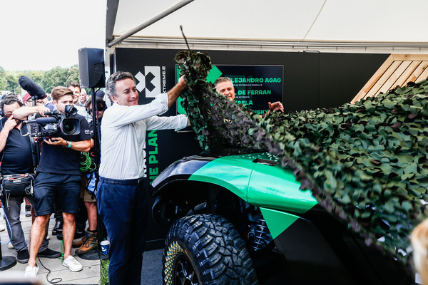 Das Elektro-SUV namens Odyssey 21 fuhr am Goodwood Festival of Speed 2019