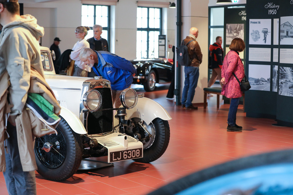 Das Emil Frey Museum erzählt die Geschichte der Entwicklung des Unternehmens - Tag der offenen Tür im Emil Frey Classic Center Schweiz "100 Jahre Emil Frey" 2024
