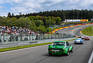 Das Feld des HTC fährt auf Eau Rouge zu - Spa Classic 2015
