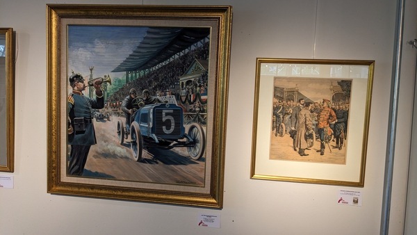 Image: The painting by Carlo Demand shows the victorious Leon Théry at the finish line and cover of the "Petite Journal": The Emperor congratulates Théry - part of the exhibition "120 Years of the 1904 Gordon Bennett Race" at the Central Garage Automobile Museum