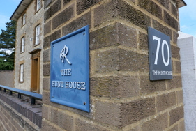 Das Hunt House in der High Street 70 in Paulerspury, Towcester