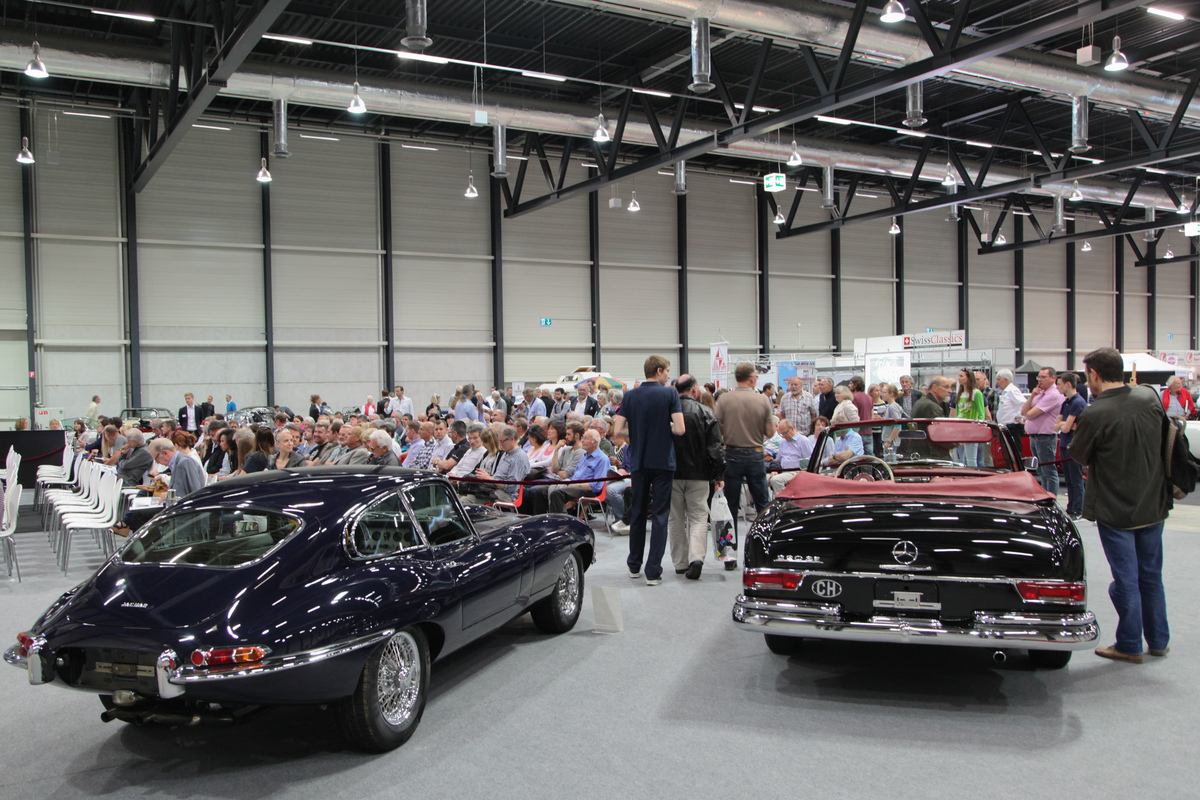 Das Interesse an der Versteigerung war gross, Jaguar und Mercedes wurden aber nicht verkauft  - Versteigerung Galerie Fischer Classic Car anlässlich der Swiss Classic World in Luzern am 28. Mai 2016