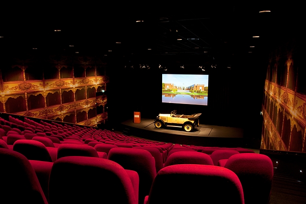 Das Louwman Museum in Den Haag - Grosser Kino-, Vorführungs- und Theatersaal