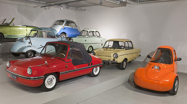 Bild: Das Louwman Museum in Den Haag - Kleinstfahrzeuge - Microcars, u.a. BMW Isetta, Spatz, Messerschmitt, usw.