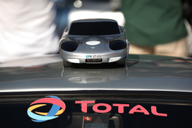 Das Modell des eigenen Autos auf dem Dach - British Car Meeting 2015 in Mollis