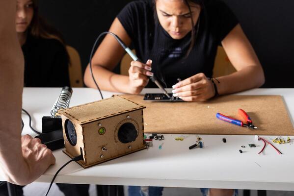 Das Museum lädt wortwörtlich zum Experimentieren ein - Enter Technikwelt Solothurn