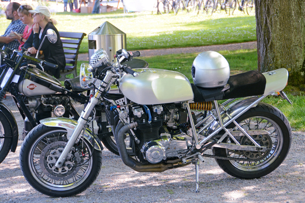 Bild: Das Resultat von Schweizer Stabilität (Fahrwerk) gepaart mit japanischem Power (Motor) ergib eine Moko Kawasaki.
