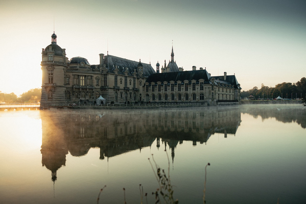 Das Schloss Chantilly als Schauplatz der Schönheitskonkurrenz - Concours Chantilly Arts & Elegance 2024