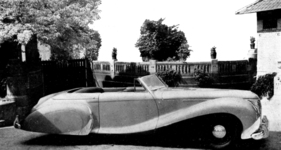 Das Seitenprofil des Talbot-Lago T26 Record ist sehr dramatisch, wirkt aber gleichzeitig extrem elegant Das Seitenprofil des Talbot-Lago T26 Record ist sehr dramatisch, wirkt aber gleichzeitig extrem elegant