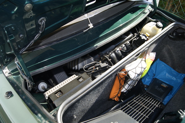 Das Steuergerät des MG F ist unmittelbar der Hitze des Mittelmotors ausgesetzt. Welcher Konstrukteur kommt auf solch eine Idee...