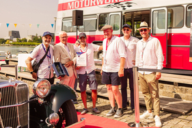 Bild Das Team der Motorchain bewertete die Dokumentationen zu den Fahrzeugen - ZCCA Zug 2025