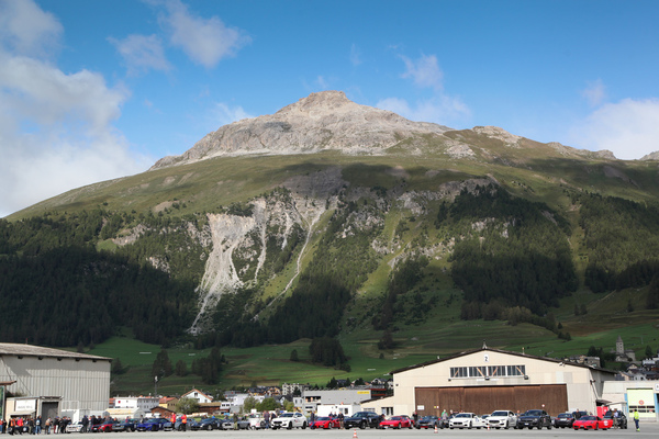 Das Teilnehmerfeld auf dem Flugplatz von Samedan - Passione Engadina 2018