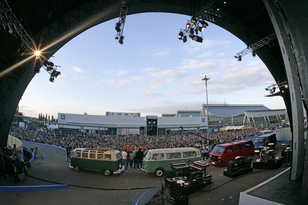 Das VW Bus Festival in Hannover von 2007 gilt heute noch als das Highlight der VW Bus Events, für 2023 ist nun das Revival angesetzt
