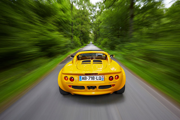 The youngtimer magazine celebrates epoch-making sports cars of the 90s as part of Retromobile 2020 - Lotus Elise S1 (1996)