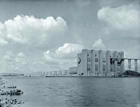 Das eigene Kraftwerk machte die Produktion gegen die häufigen Stromabschaltungen in der Nachkriegszeit unempfindlicher, sofern genügend Kohle zur Verfügung stand.