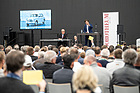 Image: The first lot is auctioned - Dorotheum auction at the Classic Expo Salzburg 2021