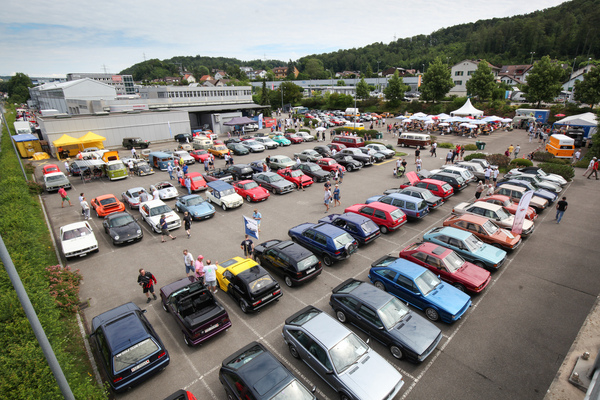 Bild Das grosszügige Firmengelände der AMAG erlaubte auch einen Grossandrang - AMAG Classic Day 2022