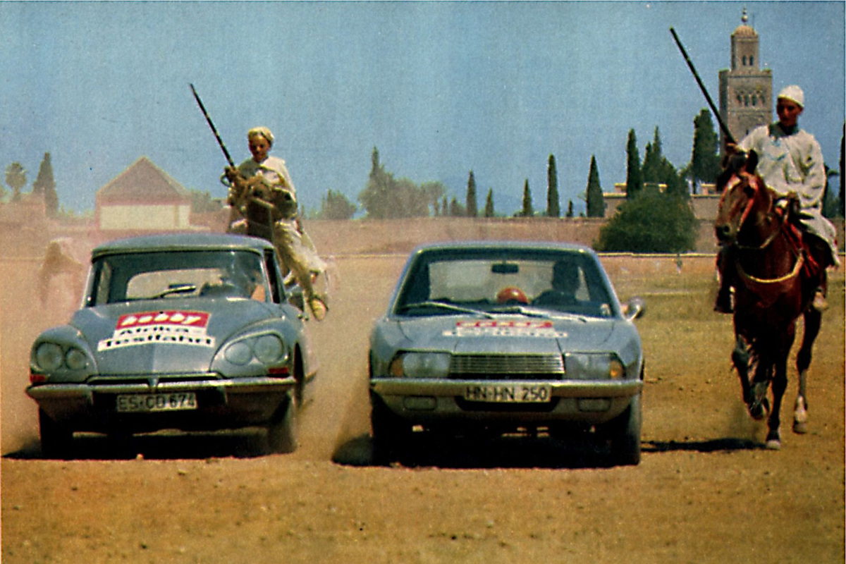 This has never happened before! At the gates of Marrakesh, bold "Fantasia" riders go on a daring private hunt with the two hobby test cars - NSU RO 80 versus Citroën DS 21 in the hobby Super Test in Africa