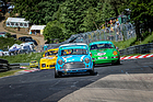 Das interessanteste an diesem Bild befindet sich im Hintergrund: der Renault 12, ein eher ungewöhnlicher Anblick auf der Nordschleife – ADAC 24h Classic Nürburgring 2022