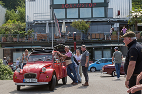 Das jüngste Auto musste geschoben werden – Ecurie Anges Bleus im Boxenstop Tübingen 2025