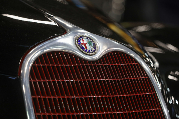 Das klassische Alfa-Zeichen - Rétromobile Paris 2024