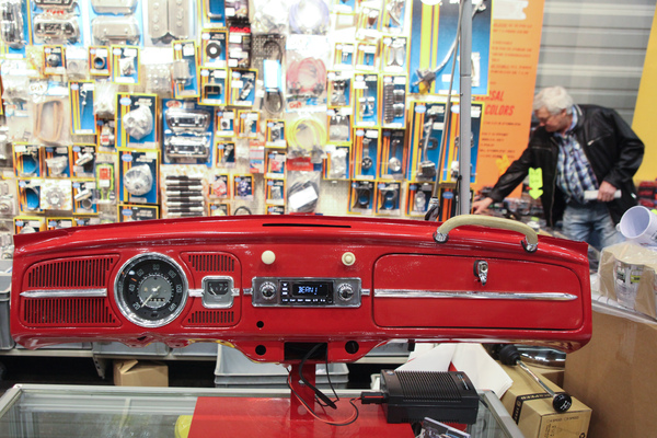 Das moderne Radio im alten Armaturenbrett - OTM Fribourg 2015