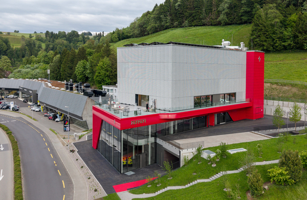 Das neue Gebäude direkt beim Kreisel in Sihlbrugg