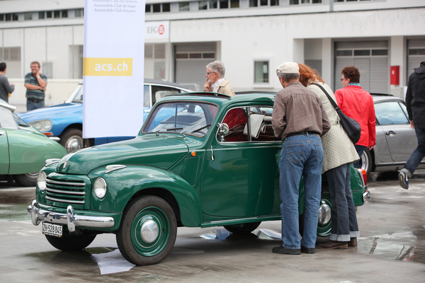 Bild Das praktische beim Schiebedach des Fiat Topolino ist auch, dass man so herrlich hineingucken kann - Dolder Classics September 2015