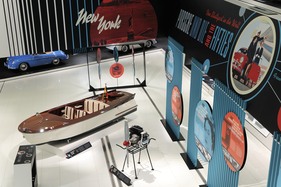 Das private Motorboot von Ferry Porsche von 1959 an der Ausstellung "Porsche und die Fifties" 2015 Das private Motorboot von Ferry Porsche von 1959 an der Ausstellung "Porsche und die Fifties" 2015
