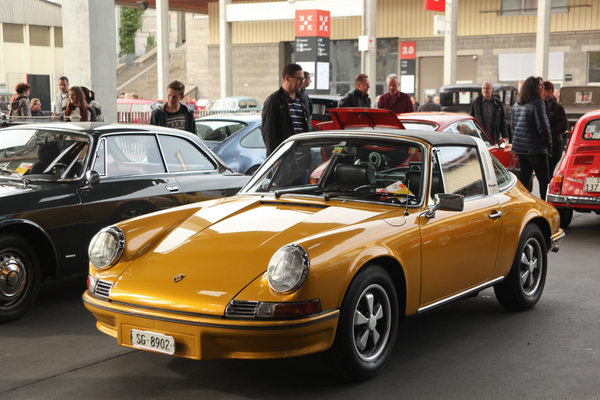 Das waren noch Farben - Porsche 911 Targa in Goldlackierung - Oldtimermesse St. Gallen 2015