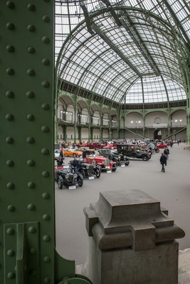 Das weiche Licht schmeichelt den eleganten Formen - Bonhams Paris 2016