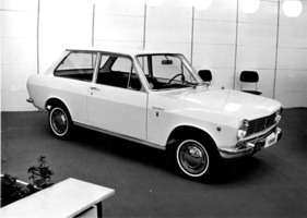 Datsun 1000 (1967) - kleiner Mitteklassewagen mit 62 SAE-PS - Genfer Autosalon 1967
